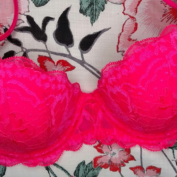 PINK bra - Picture 2 of 4
